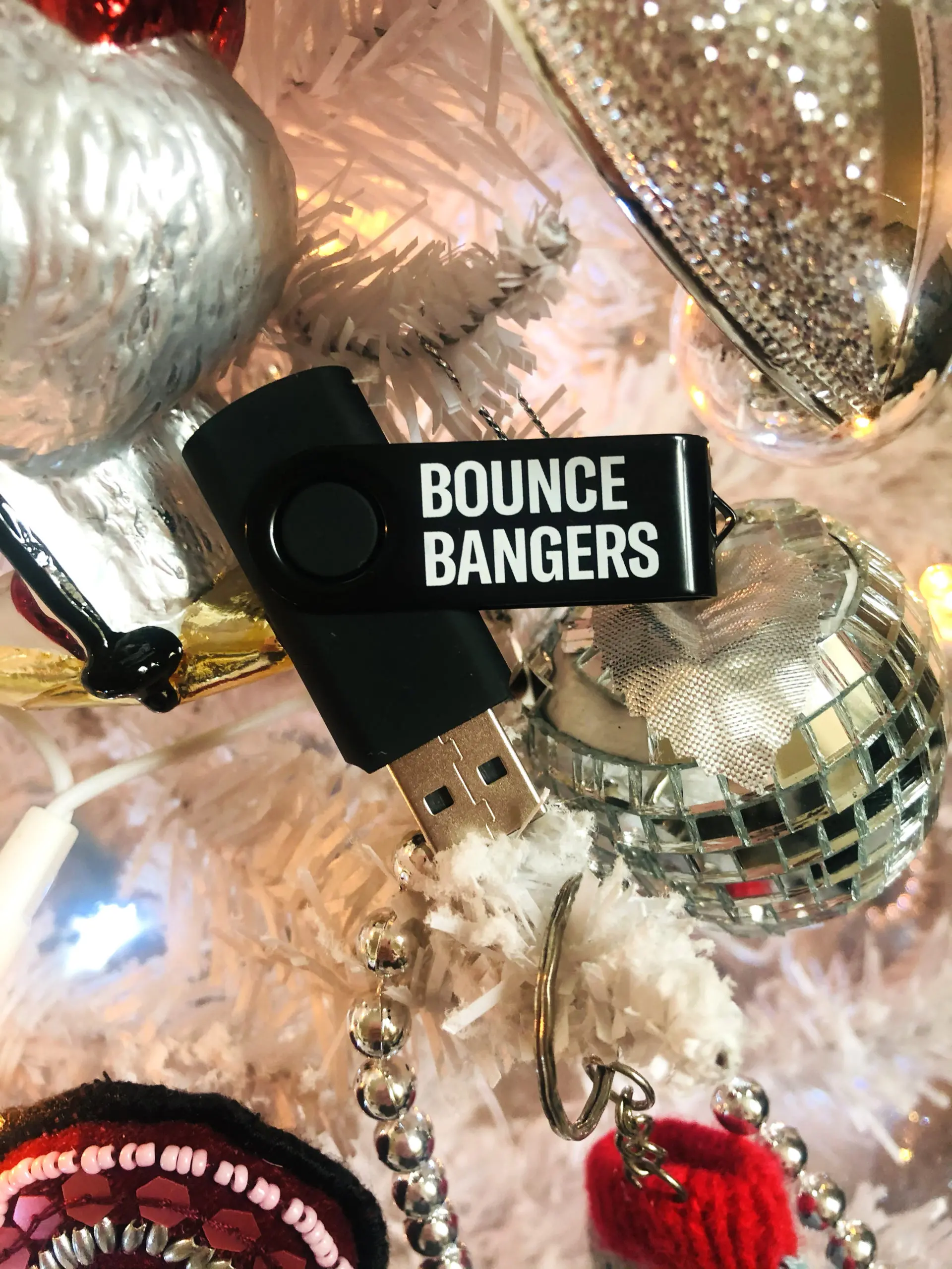 BOUNCE BANGERS THE USB Series 1 - Black Edition - Hannah Taylor